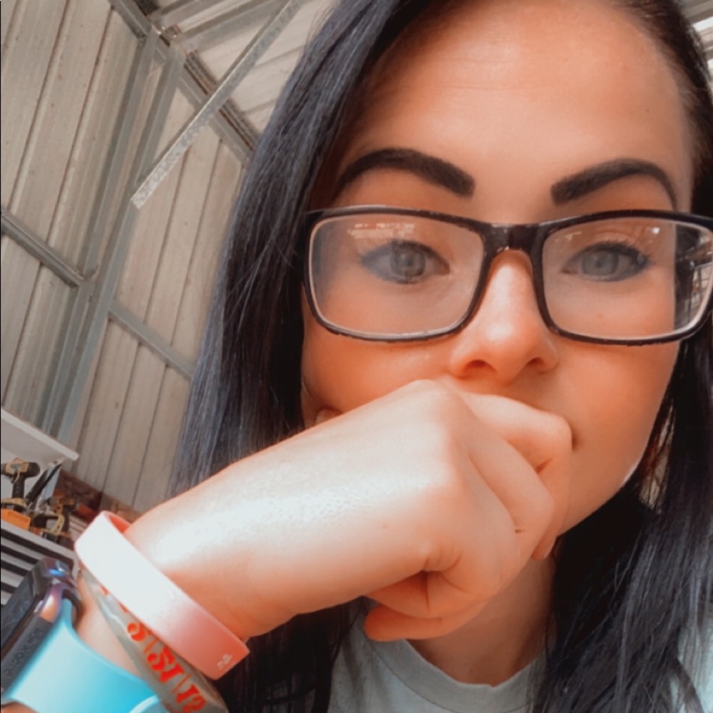 Meet your Posher, Shalynn